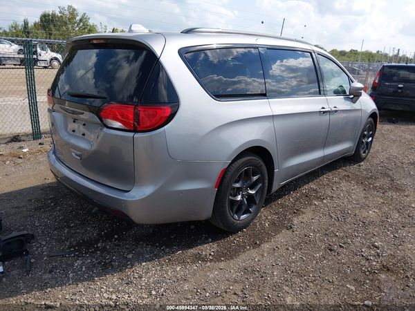 2019 CHRYSLER PACIFICA TOURING L PLUS — I4