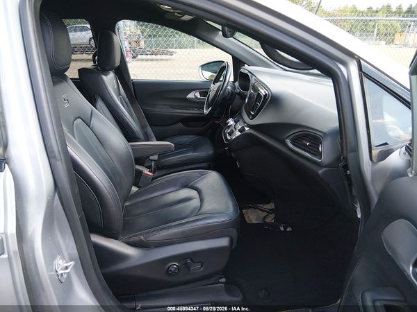 2019 CHRYSLER PACIFICA TOURING L PLUS — I5