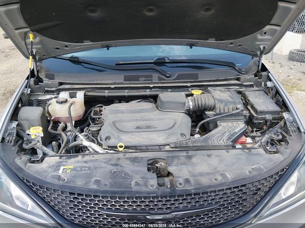 2019 CHRYSLER PACIFICA TOURING L PLUS — I10