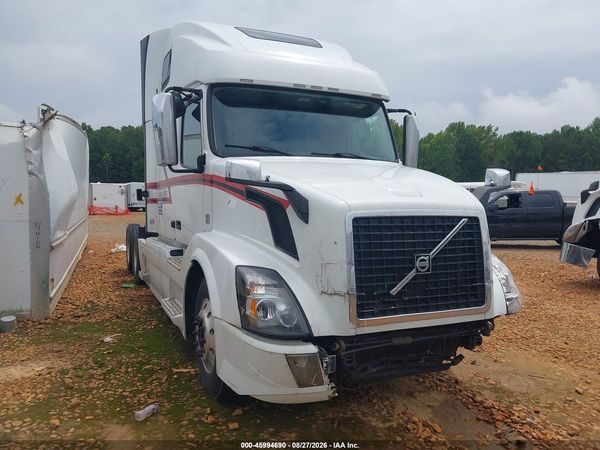 2016 VOLVO VN VNL — I1