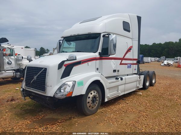 2016 VOLVO VN VNL — I2