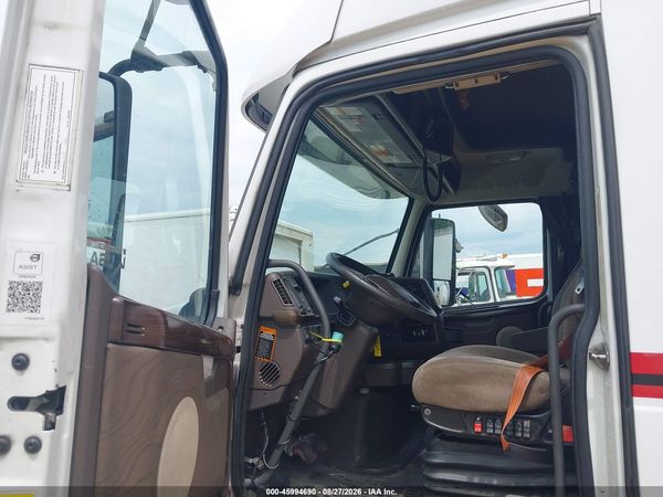 2016 VOLVO VN VNL — I7