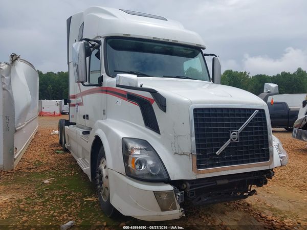 2016 VOLVO VN VNL — I12