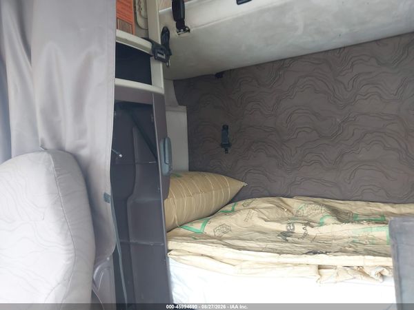 2016 VOLVO VN VNL — I153