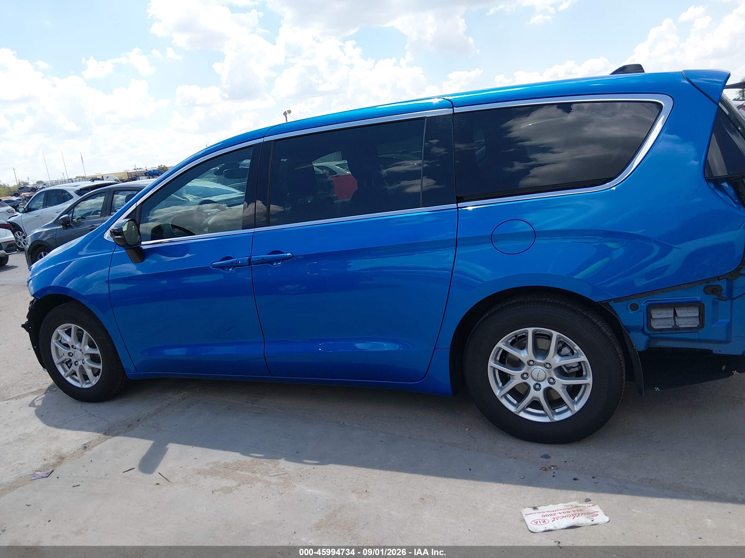 2027 CHRYSLER PACIFICA Select