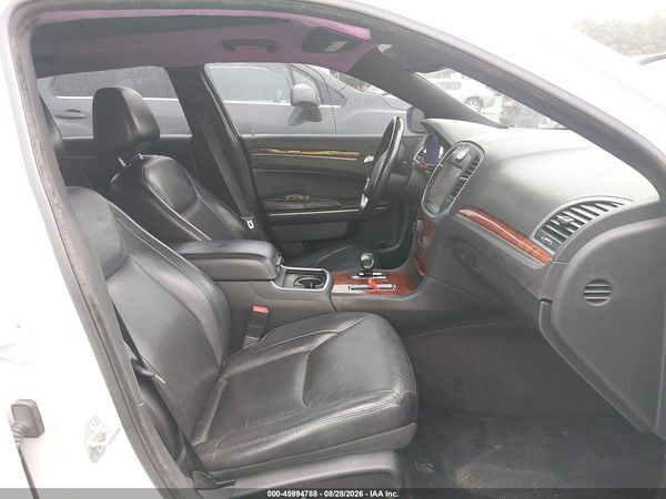 2014 CHRYSLER 300 — I5