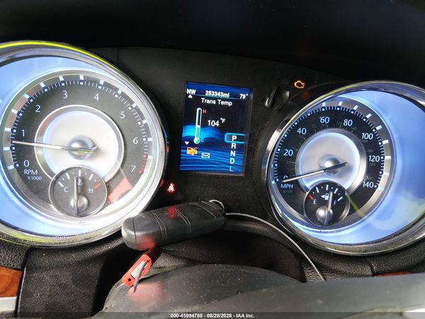 2014 CHRYSLER 300 — I11