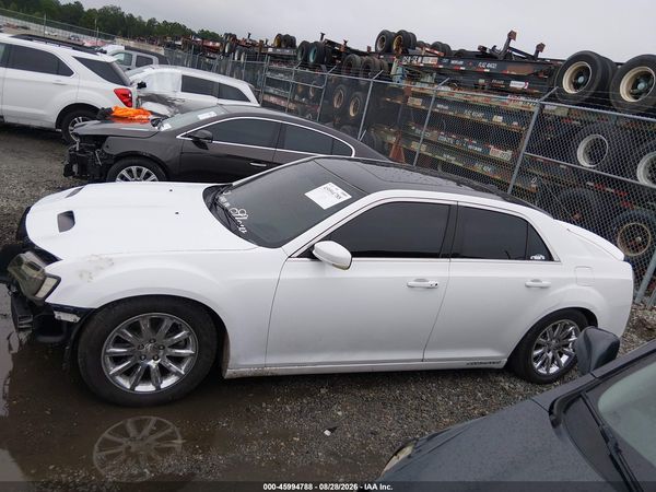 2014 CHRYSLER 300 — I117