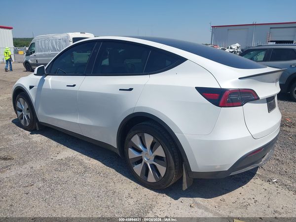 2024 TESLA MODEL Y — I3
