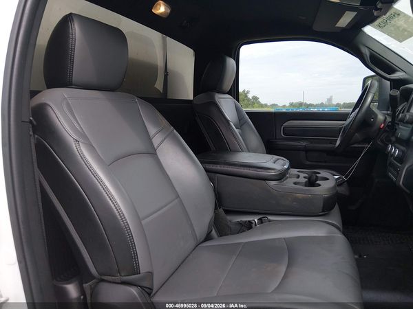 2024 RAM 5500 CHASSIS TRADESMAN/SLT — I7
