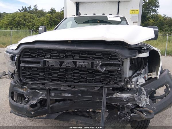 2024 RAM 5500 CHASSIS TRADESMAN/SLT — I10