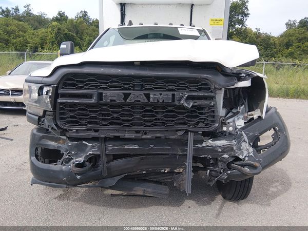 2024 RAM 5500 CHASSIS TRADESMAN/SLT — I12