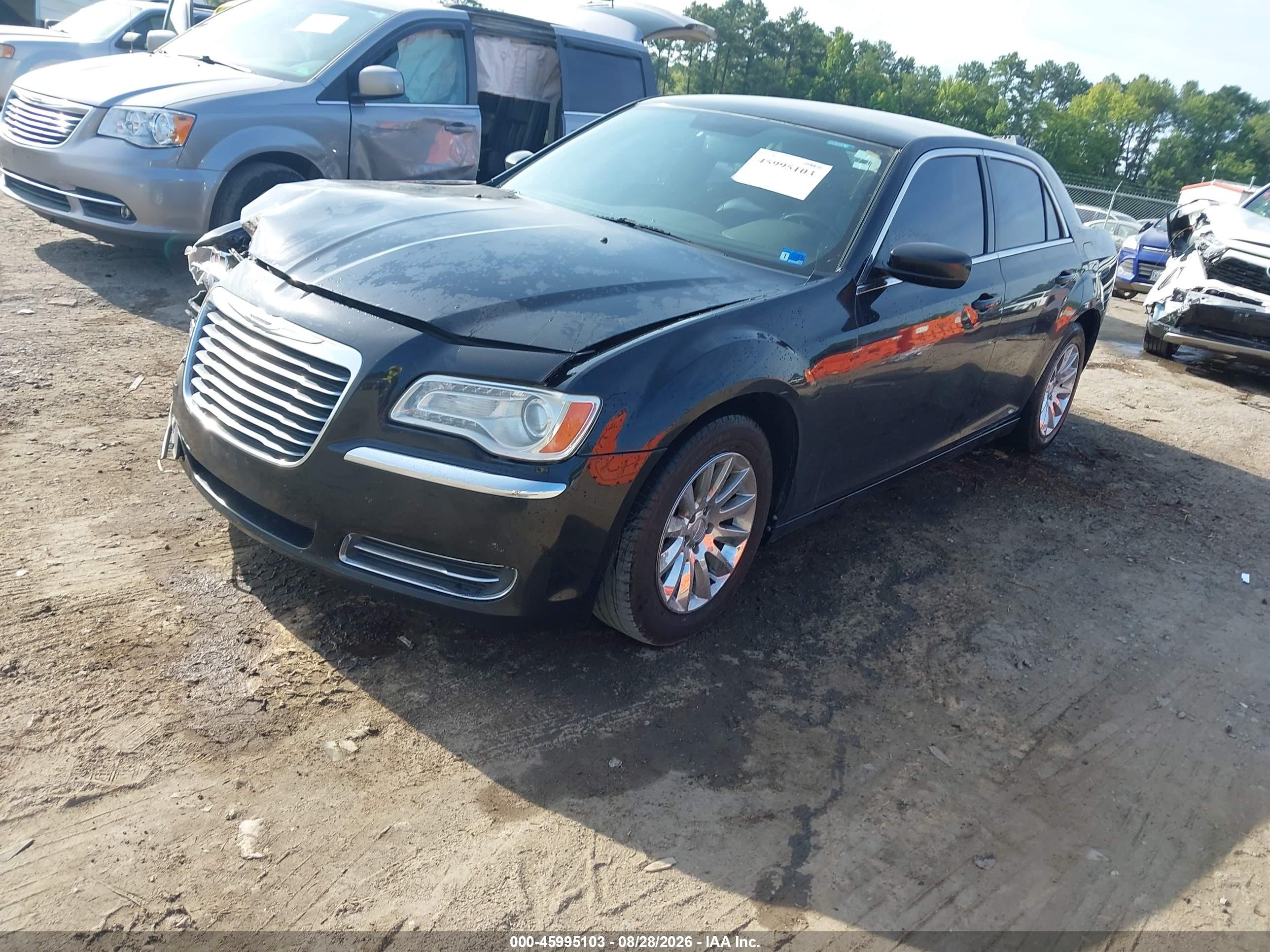 2013 CHRYSLER 300 MOTOWN — I2