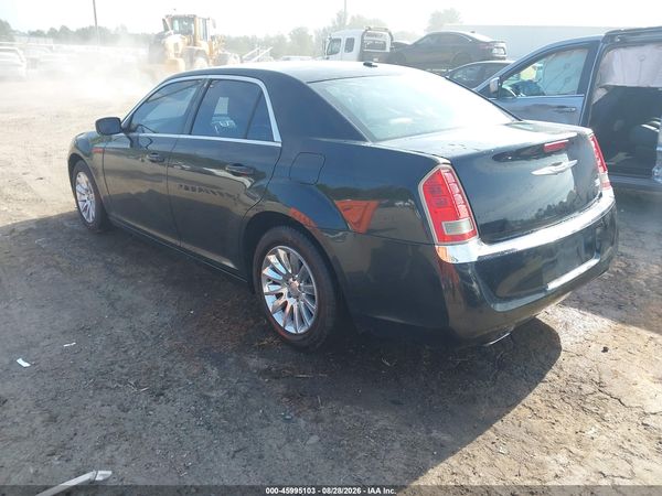 2013 CHRYSLER 300 MOTOWN — I3