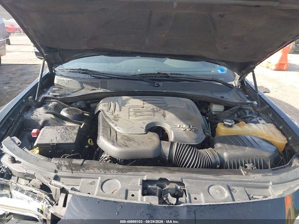2013 CHRYSLER 300 MOTOWN — I10
