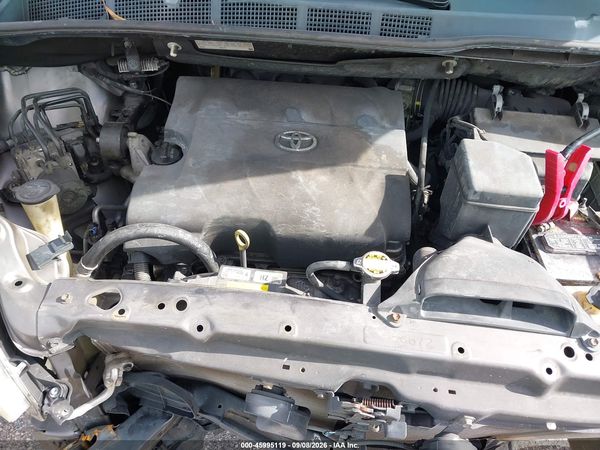 2013 TOYOTA SIENNA LE V6 8 PASSENGER — I10