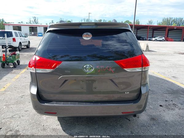 2013 TOYOTA SIENNA LE V6 8 PASSENGER — I119