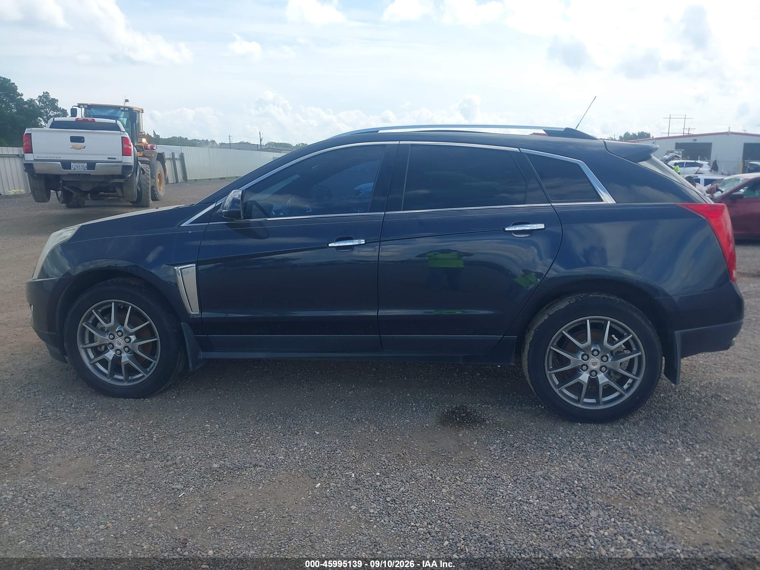 2016 CADILLAC SRX PERFORMANCE COLLECTION