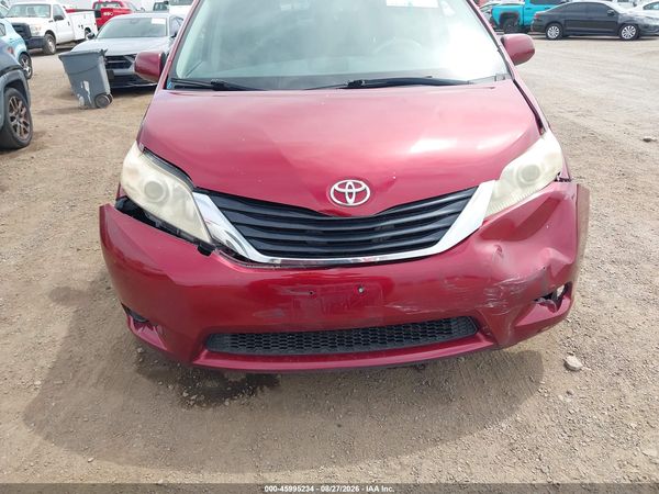 2012 TOYOTA SIENNA LE V6 8 PASSENGER — I6