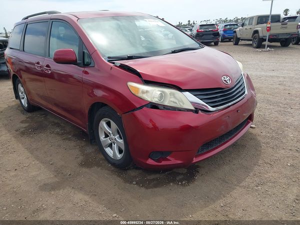 2012 TOYOTA SIENNA LE V6 8 PASSENGER — I152