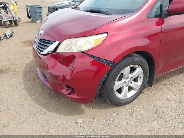 2012 TOYOTA SIENNA LE V6 8 PASSENGER — I153