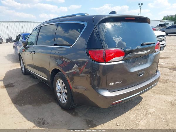 2018 CHRYSLER PACIFICA TOURING L — I3