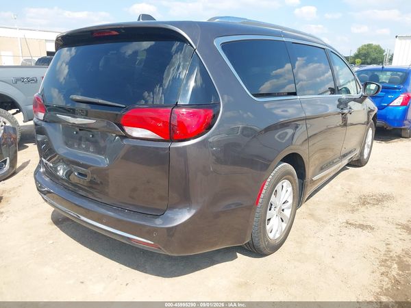 2018 CHRYSLER PACIFICA TOURING L — I4