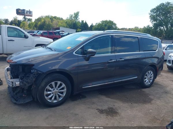 2018 CHRYSLER PACIFICA TOURING L — I117