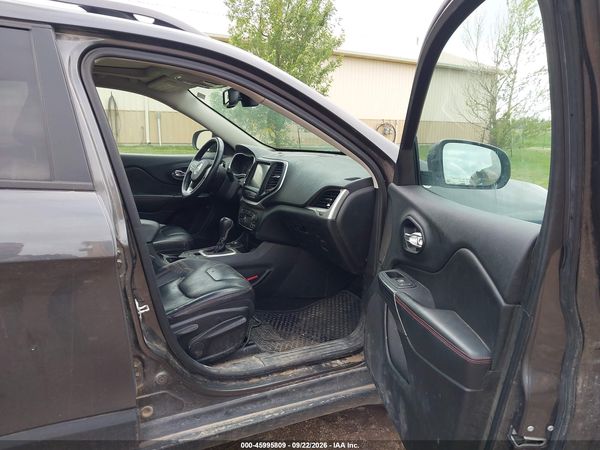 2016 JEEP CHEROKEE TRAILHAWK — I5