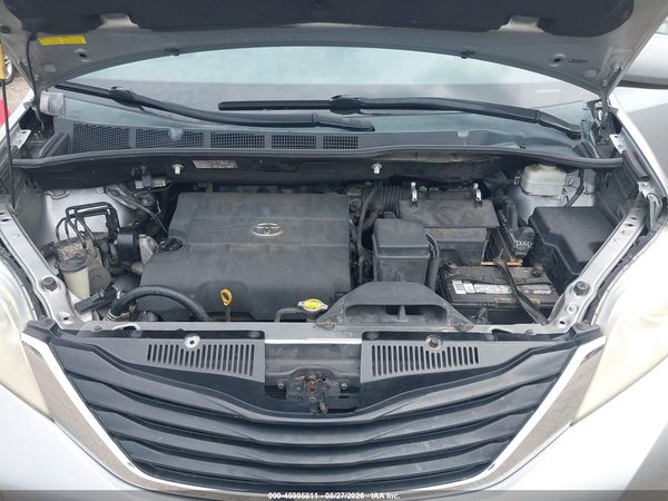 2012 TOYOTA SIENNA LE V6 8 PASSENGER