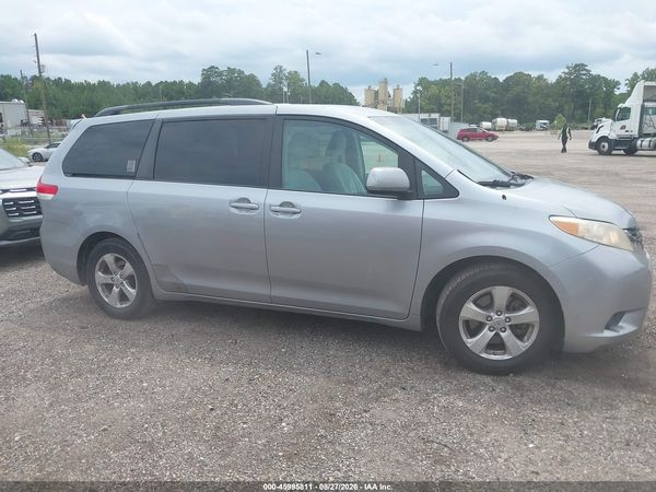 2012 TOYOTA SIENNA LE V6 8 PASSENGER