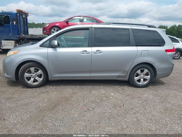 2012 TOYOTA SIENNA LE V6 8 PASSENGER