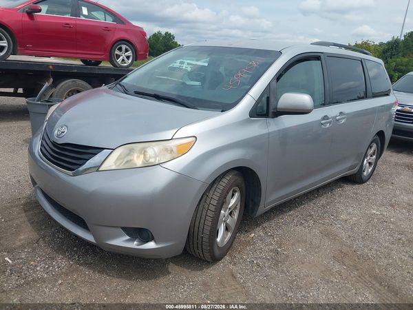 2012 TOYOTA SIENNA LE V6 8 PASSENGER