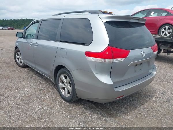 2012 TOYOTA SIENNA LE V6 8 PASSENGER