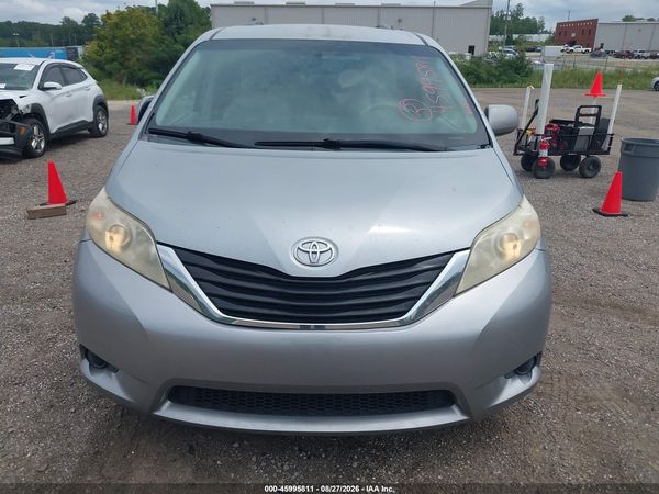 2012 TOYOTA SIENNA LE V6 8 PASSENGER