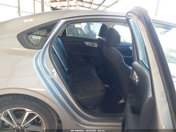 2024 KIA FORTE LXS — I8