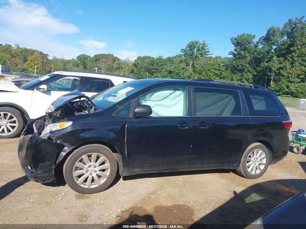 2015 TOYOTA SIENNA LE 7 PASSENGER