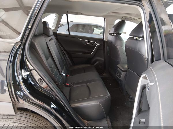 2019 TOYOTA RAV4 LIMITED — I8