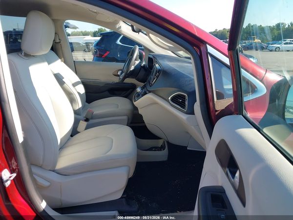 2017 CHRYSLER PACIFICA LX — I5
