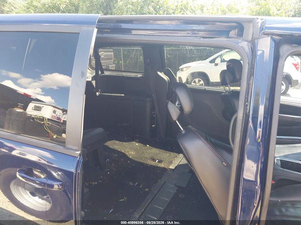 2013 DODGE GRAND CARAVAN R/T — I8