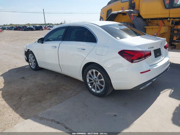 2021 MERCEDES-BENZ A 220 A220