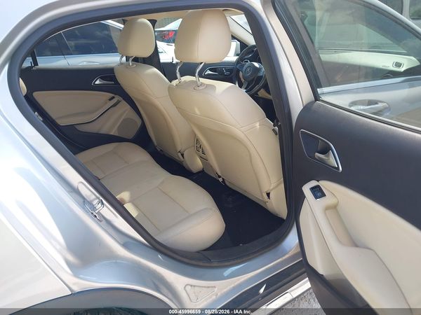 2018 MERCEDES-BENZ GLA GLA 250 — I8