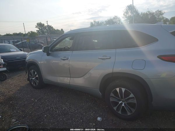 2022 TOYOTA HIGHLANDER XLE — I117
