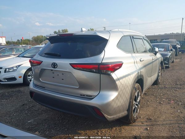 2022 TOYOTA HIGHLANDER XLE — I119