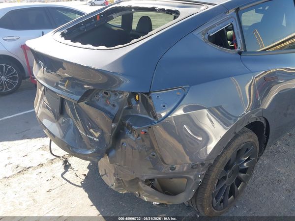 2022 TESLA MODEL Y — I152