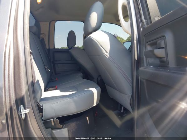 2017 RAM 1500 EXPRESS  4X2 6'4 BOX — I8