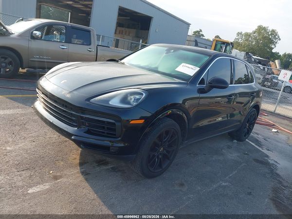 2019 PORSCHE CAYENNE
