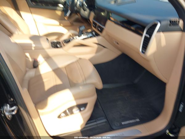 2019 PORSCHE CAYENNE
