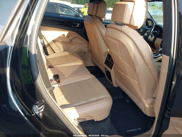 2019 PORSCHE CAYENNE
