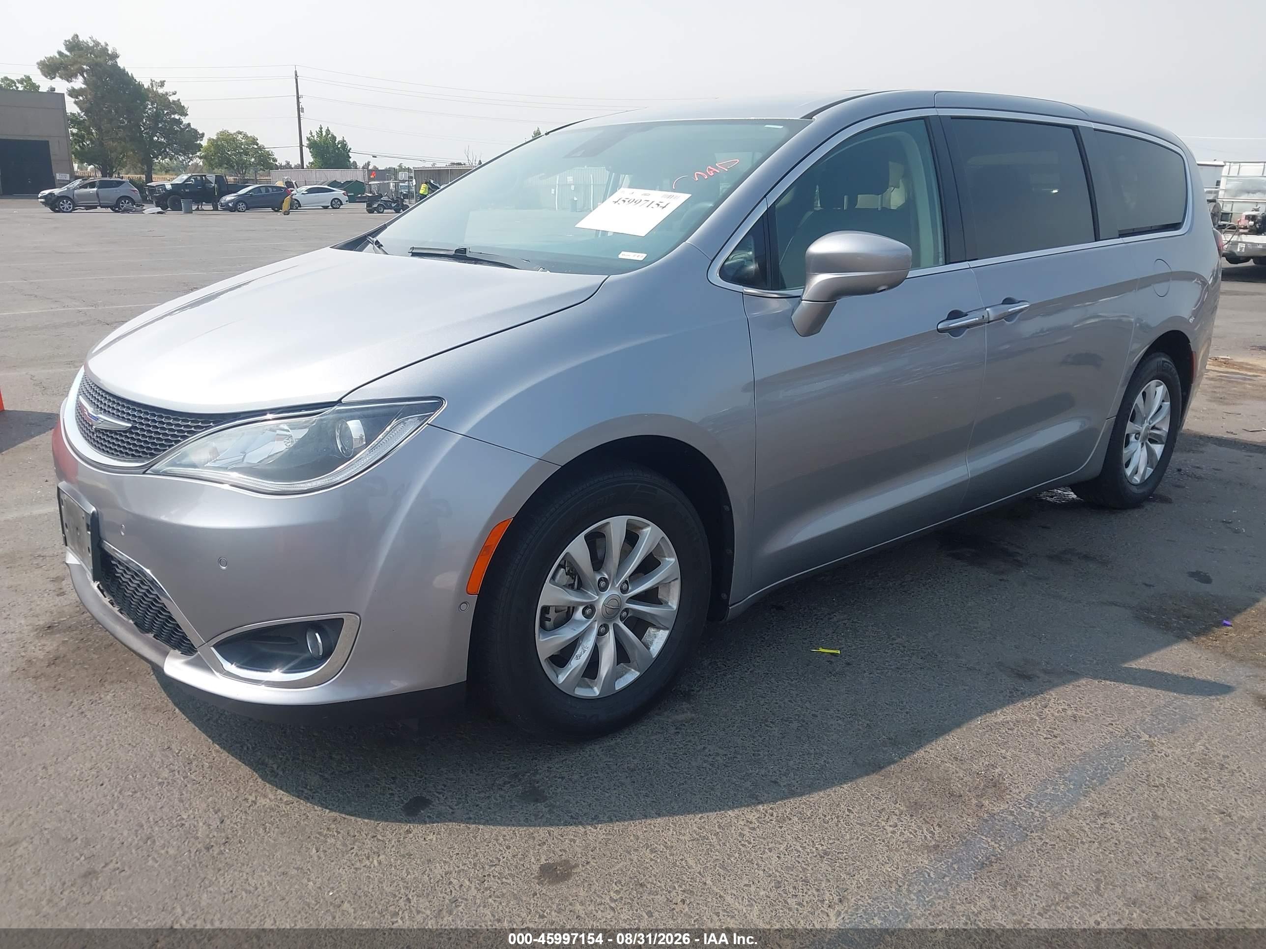 2019 CHRYSLER PACIFICA TOURING PLUS — I2